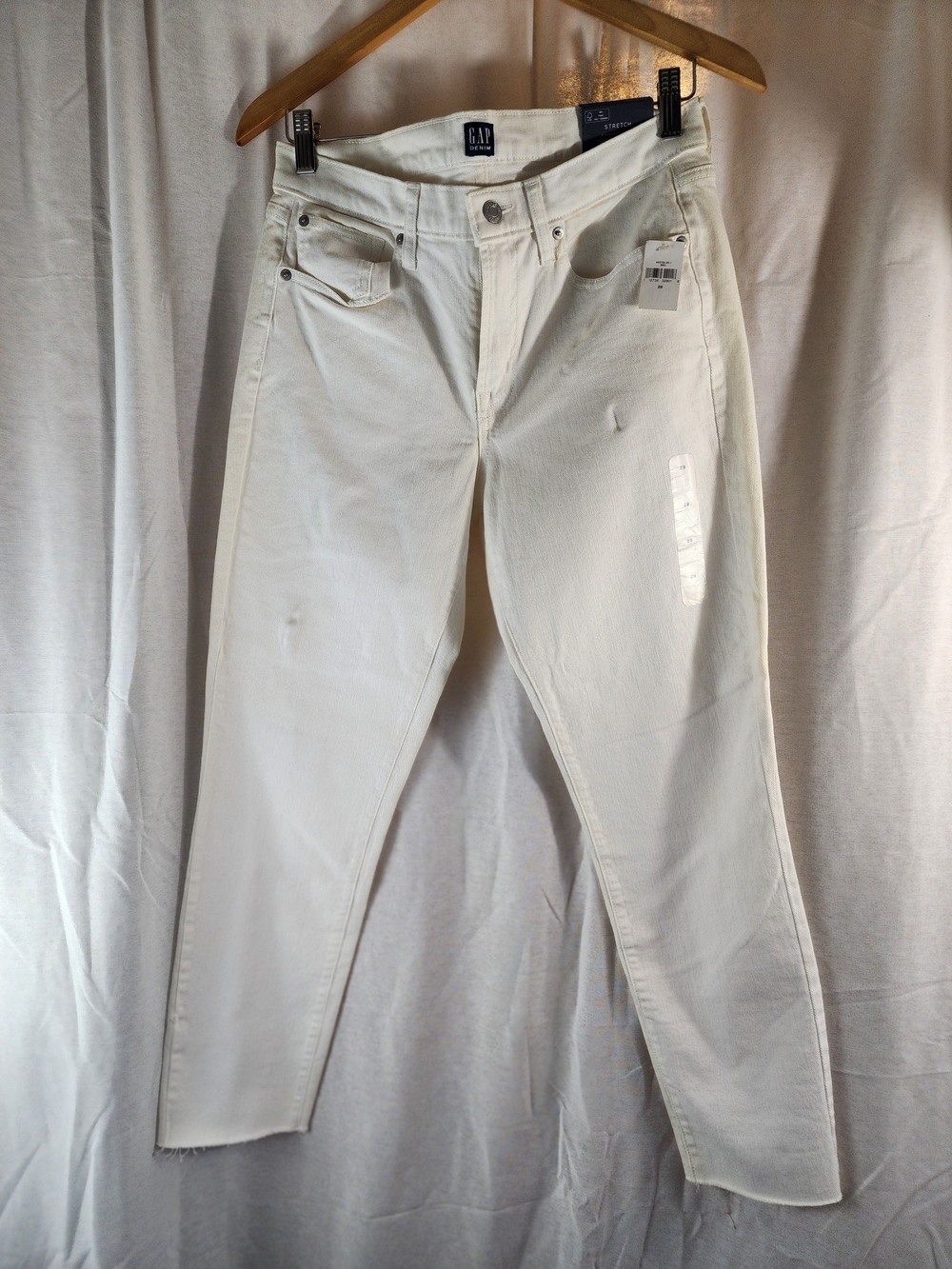 GAP NWT Women’s White True Skinny Jeans - Size 29